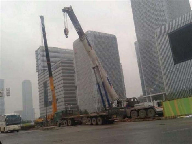日喀则市“自动找平”—— 吊车的 “平地神器” 技术